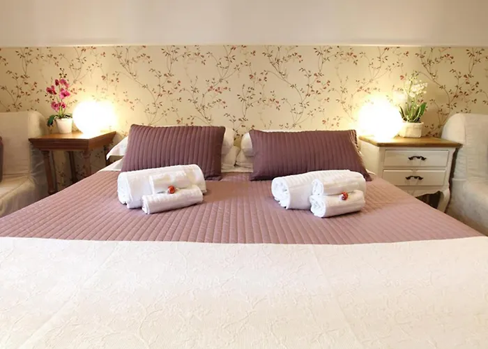 לינה וארוחת בוקר Campanella3 4*